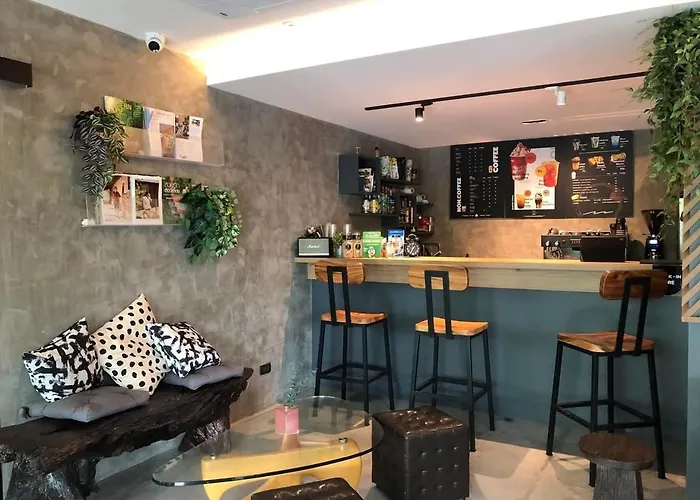 Baantip​ Homstay *