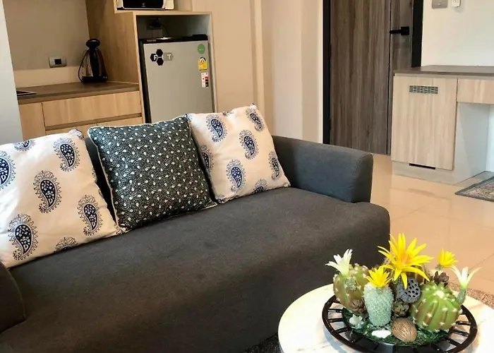 Baantip​ Homstay